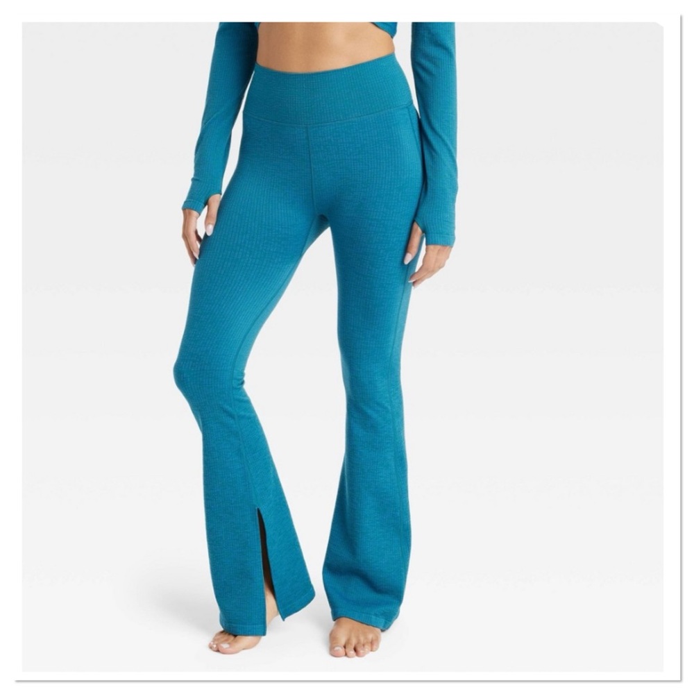Women’s Textured Flare Leggings Joylab